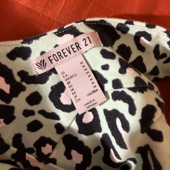 Forever 21 Cheetah Print Crop Top - Picture 2 of 3